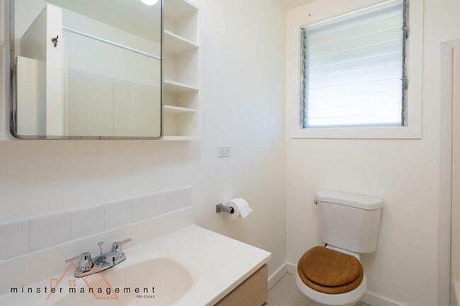 Building Photo - 2133 Metcalf St