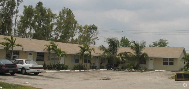 Building Photo - 98 NE 36th Ct