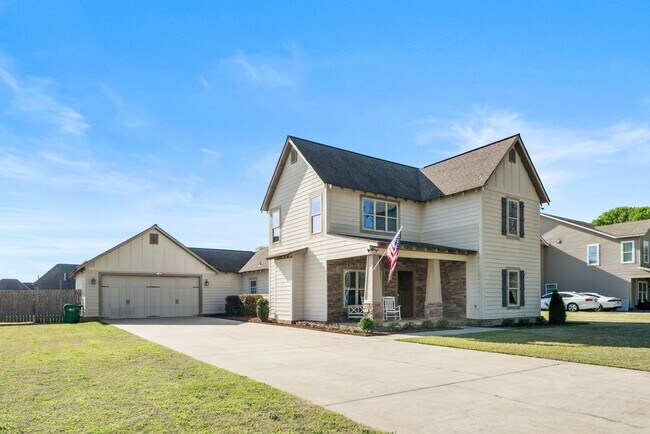 Building Photo - Spacious 4 Bed 4.5 Bath! Available July 15th!