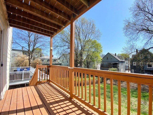 Building Photo - 16 Landers St