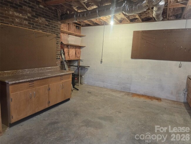 Building Photo - 1568 Triplett Rd