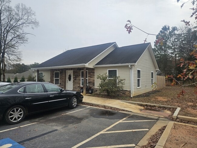 Building Photo - 2901 Monroe Hwy