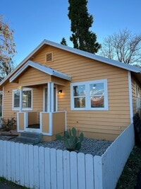 Building Photo - 1054 Liberty St