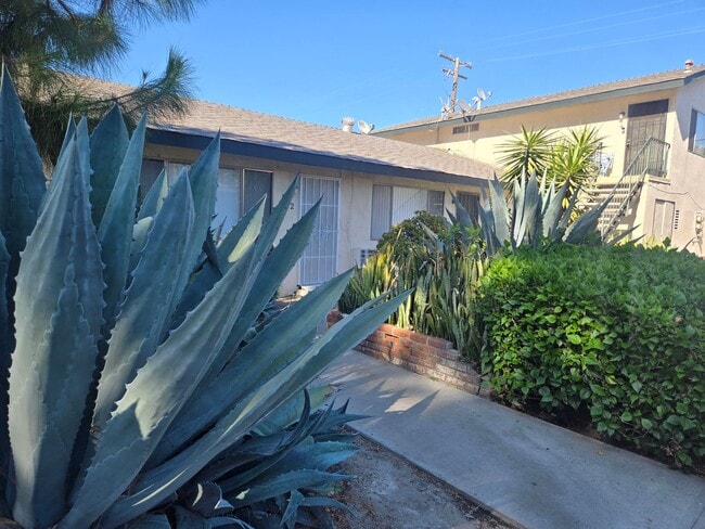 Building Photo - 2072 S Nautical St