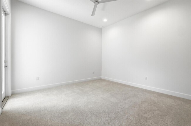 Building Photo - 9008 Corsican Finch Ct