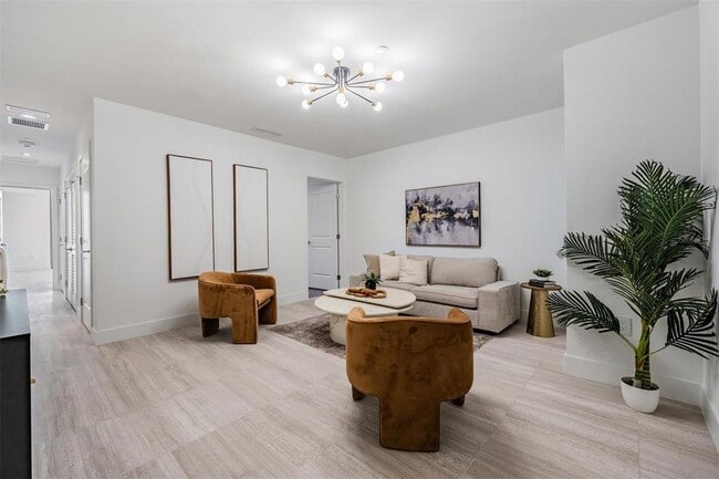 Building Photo - 3015 S Ysabella Ave