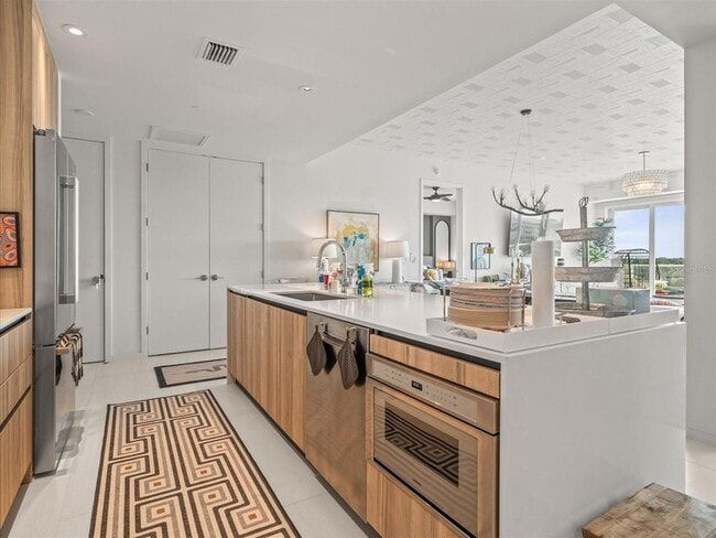 Building Photo - 1020 Sunset Point Rd