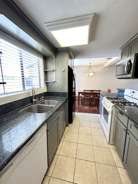 Building Photo - 1039 Mount Olive Dr