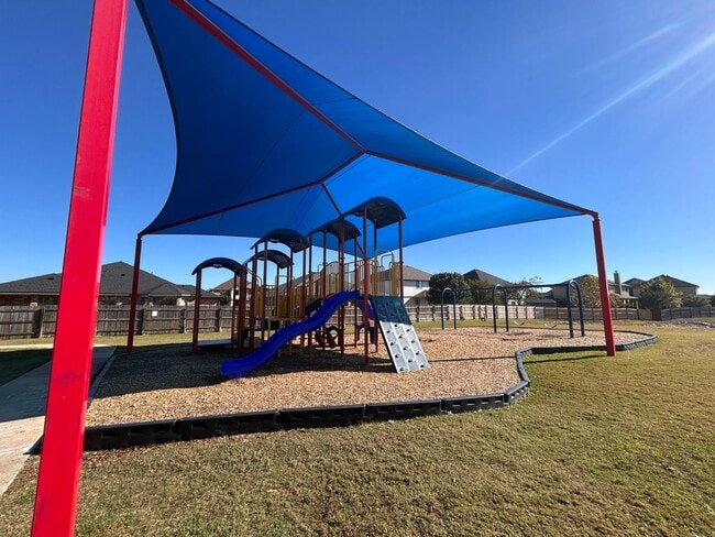 Building Photo - 8810 Night View Dr