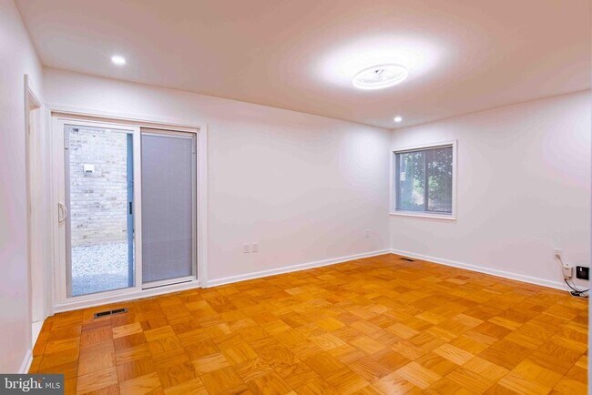 Building Photo - 1 Stonehenge Cir