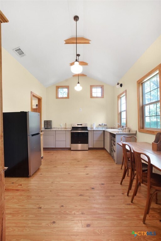Building Photo - 21702 Farm to Market 580
