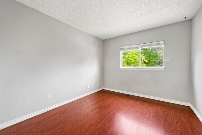 Building Photo - 145 Caria Dr