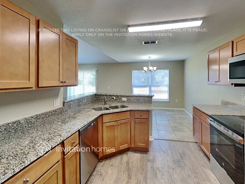 Building Photo - 712 Hamster Ct