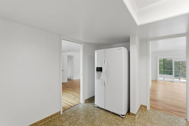 Building Photo - 4070 College Dr