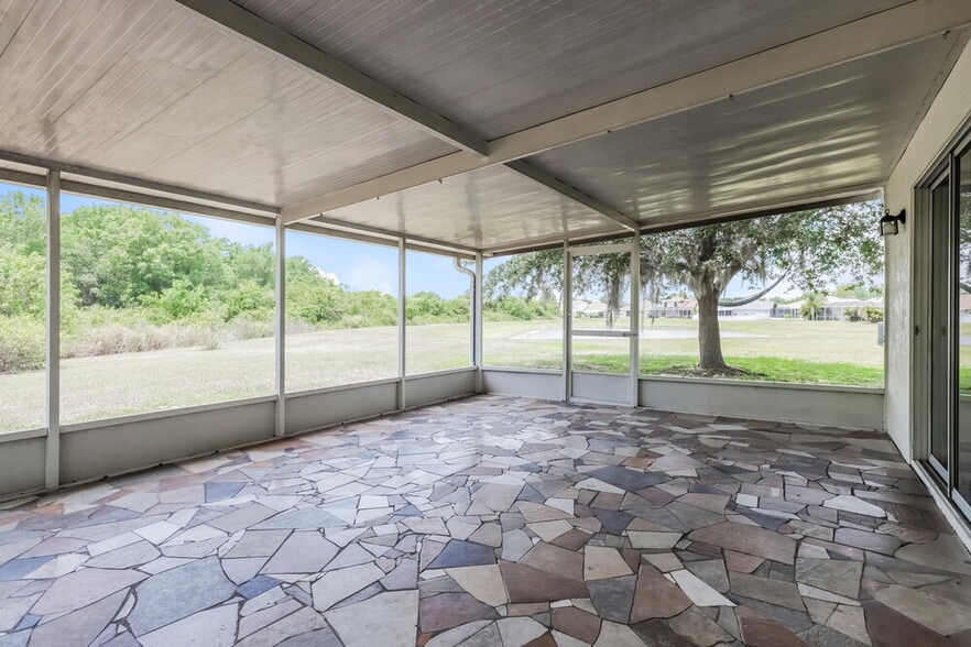 Building Photo - 10904 Golden Silence Dr