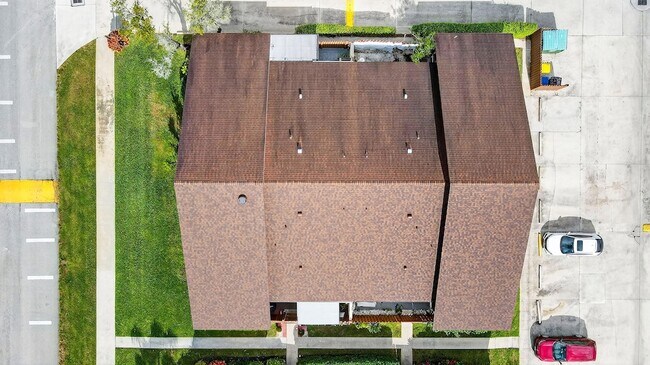 Building Photo - 484 Springdale Cir