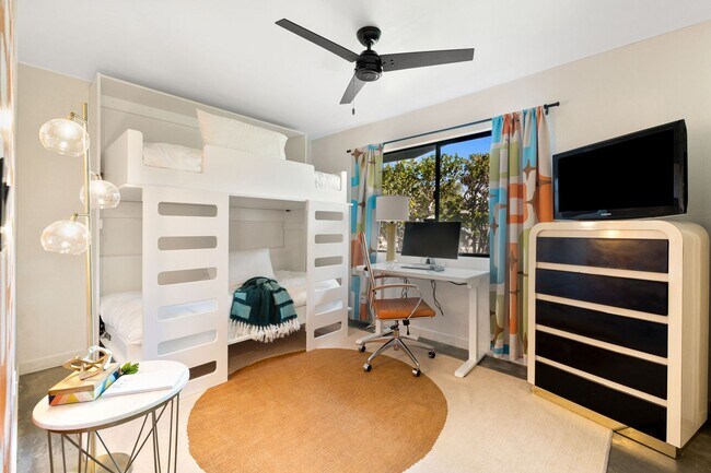 Building Photo - Stylish Fully Furnished Home in Palm Springs - Annual Lease