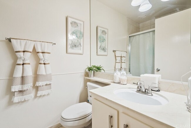 Building Photo - 2650 Altamira Dr