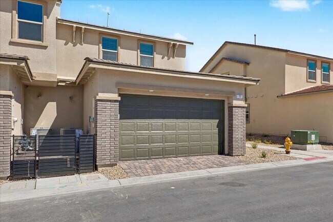 Building Photo - 72 Hornbeck Ln
