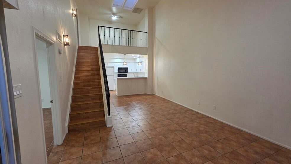 Living room - 1717 E Union Hills Dr