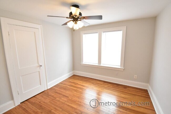 Building Photo - 333-335-335 E Duncan St