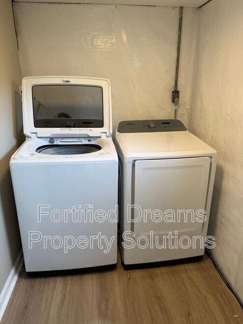 Building Photo - 2203 Maywood St