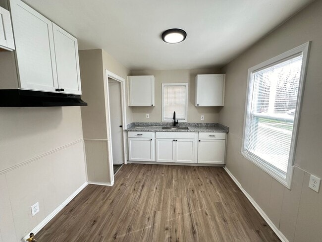 Building Photo - Fully Renovated 3-Bedroom Home – Move-In R...