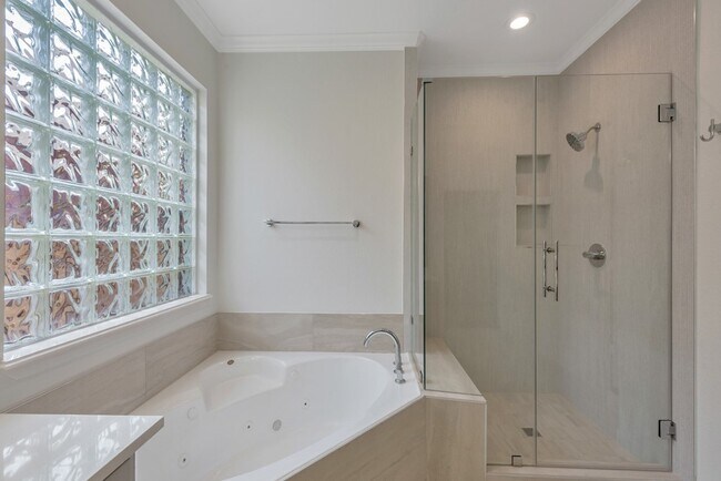Building Photo - 6334 Collina Springs Ct