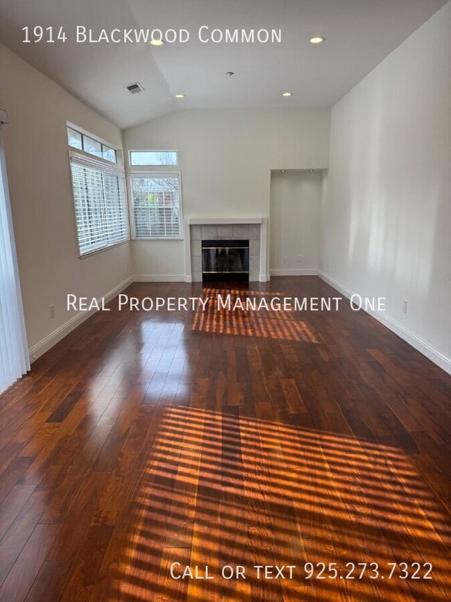 Building Photo - 1914 Blackwood Common