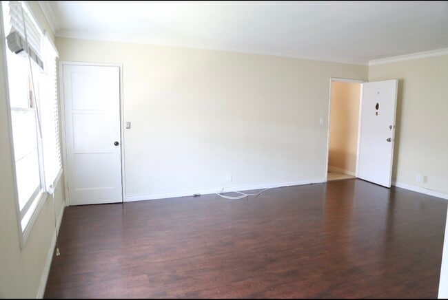 Building Photo - 1242-1244 Smithwood Dr