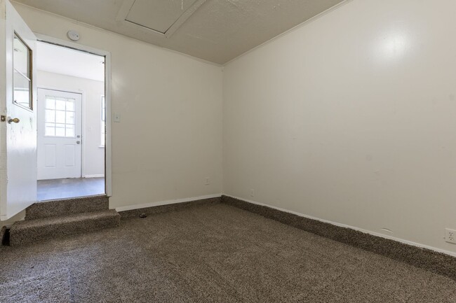 Building Photo - Oklahoma City Rent to Own!