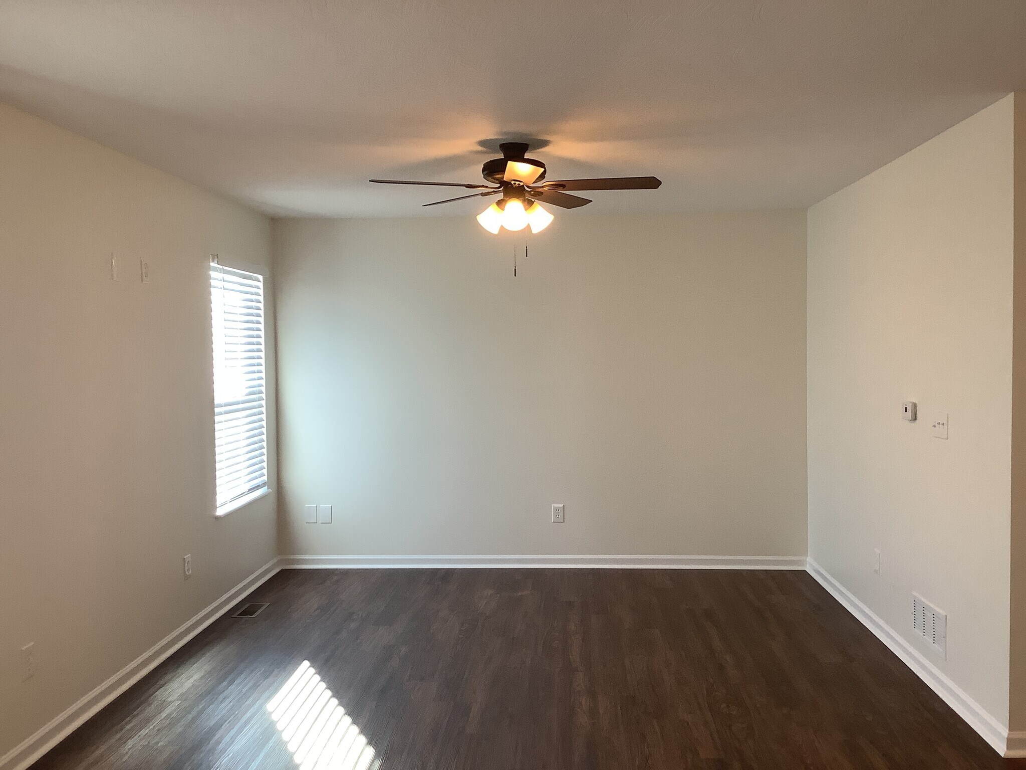 Building Photo - 109 Sandburg Dr