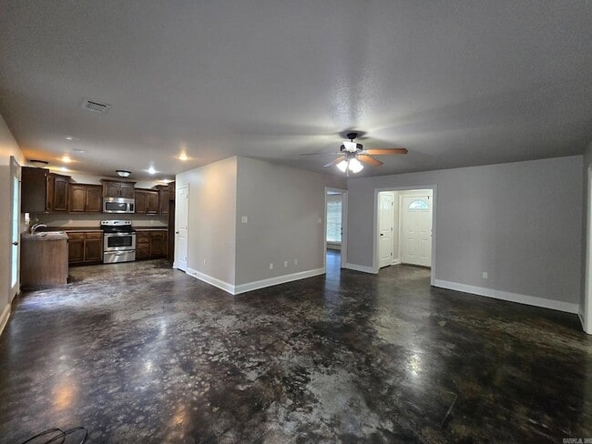 Building Photo - 203 N Bernis St