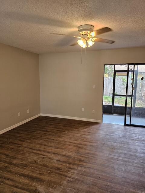 Building Photo - 1834 Foxhall Cir