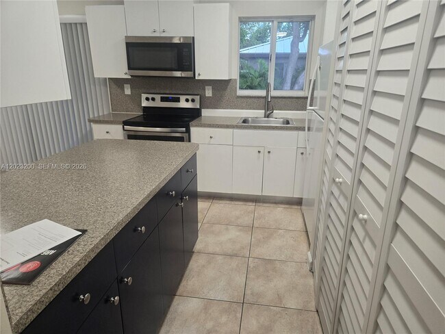 Building Photo - 9400 SW 169th St