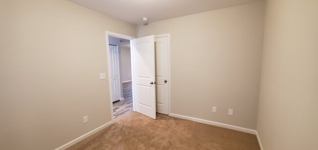 Building Photo - Regency Park Subdivision