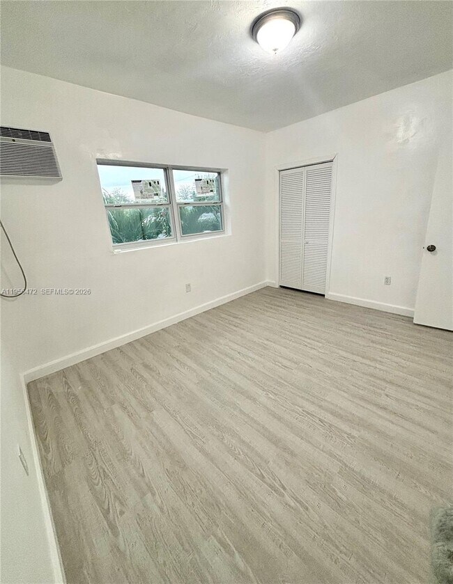 Building Photo - 2154 SW 4th St