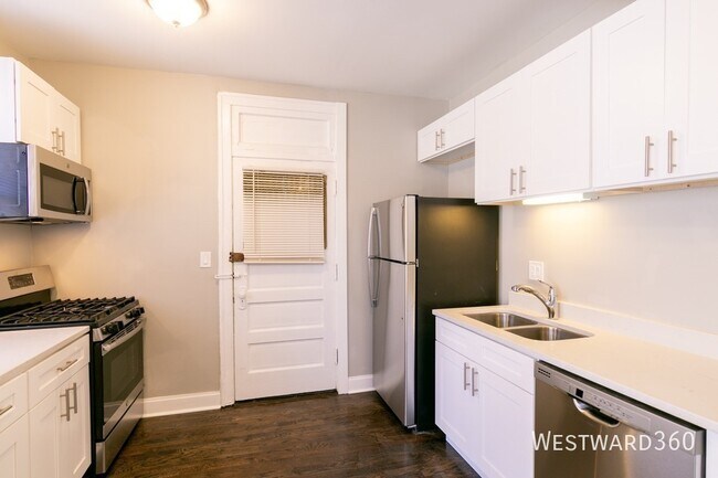 Building Photo - 3535 N Troy-3
