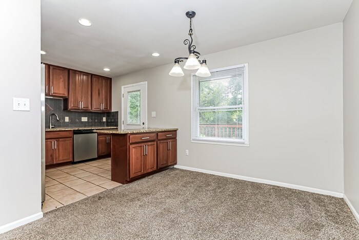 Building Photo - 2557 Berthbrook Dr