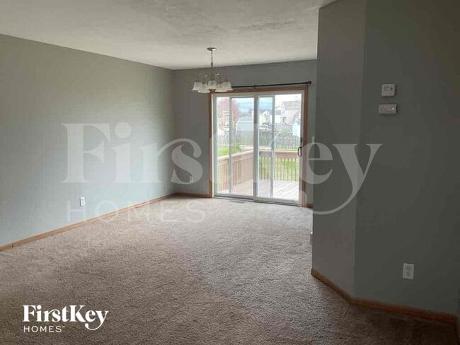 Building Photo - 1488 W Quail Run Dr