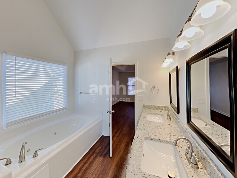 Building Photo - 4454 Lockett Trce