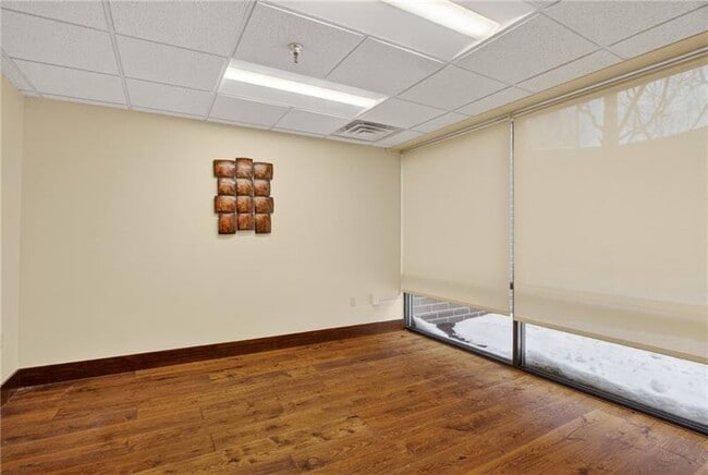 Building Photo - 750 Washington Rd