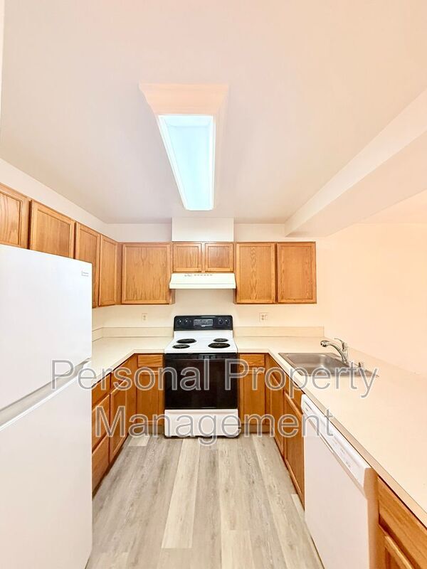 Building Photo - 3412 NE 66th Ave