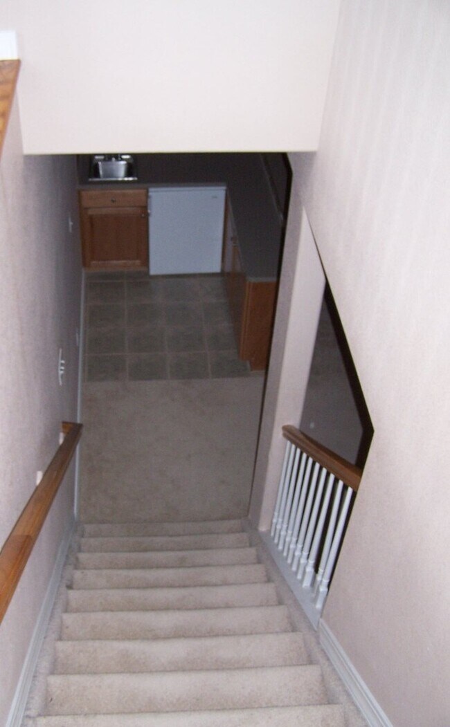 Building Photo - 2361 Craycroft Dr