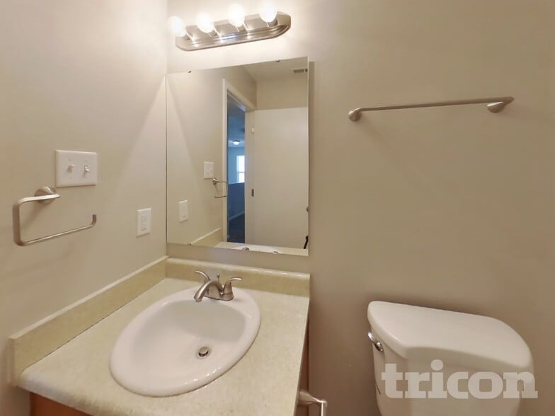 Building Photo - 8343 Weathervane Cir