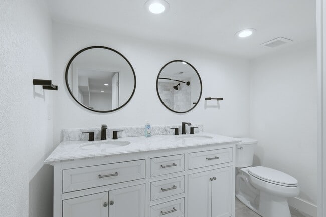 Building Photo - 2836 Vrain St