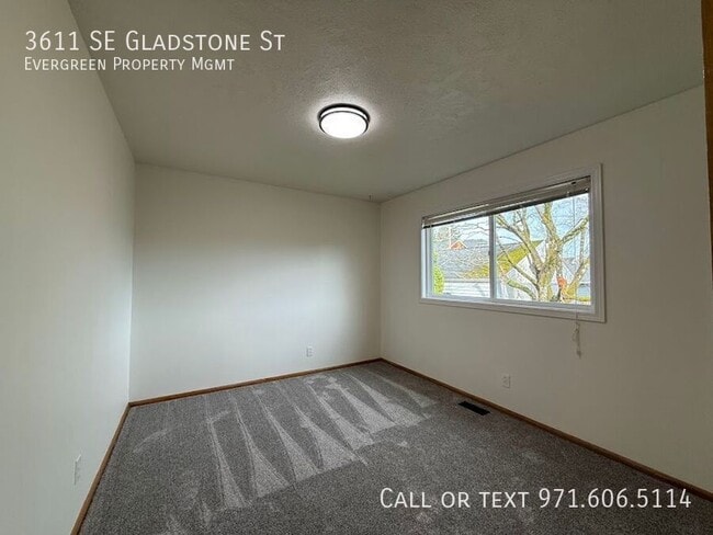 Building Photo - 3611 SE Gladstone St