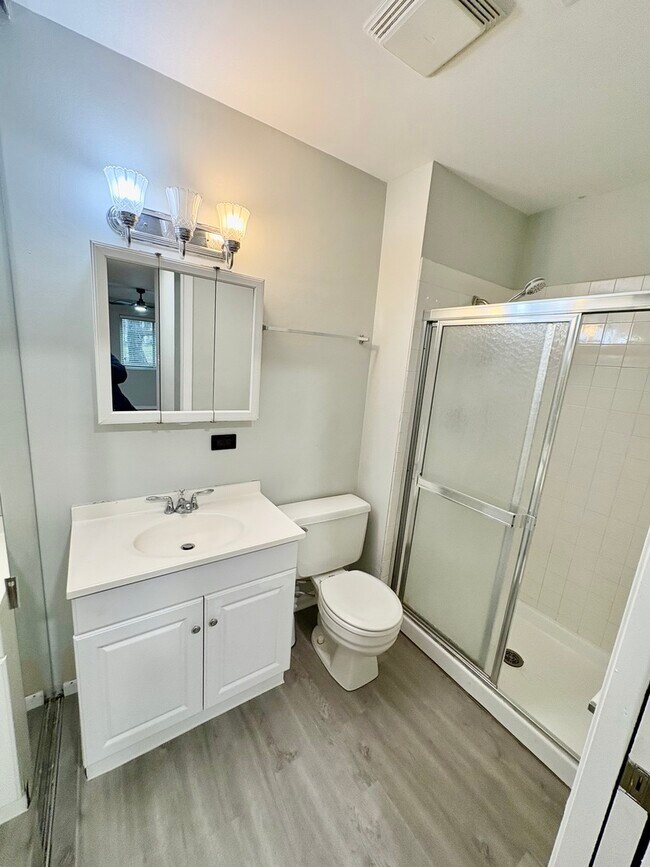 Building Photo - 1482 Stonebridge Cir