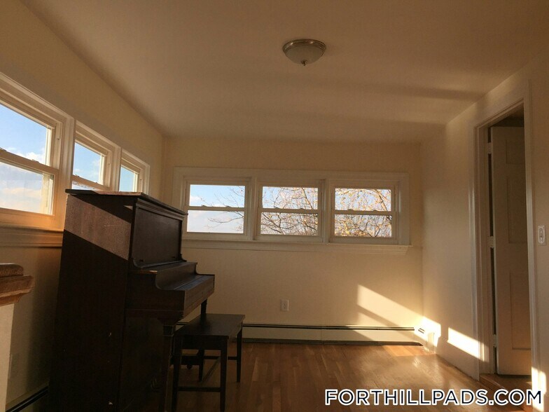 Building Photo - 42 Marcella St