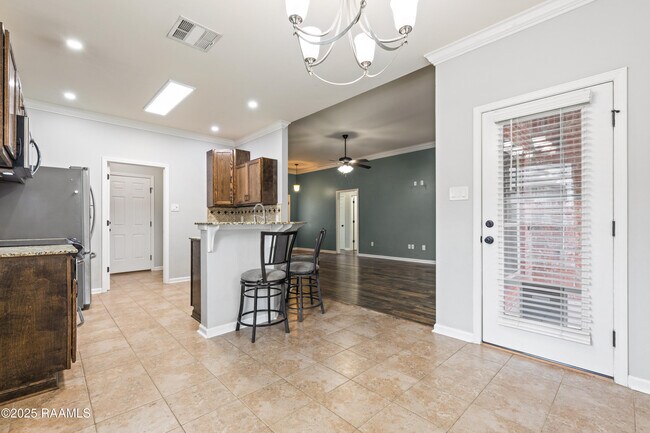 Building Photo - 307 Flanders Ridge Dr